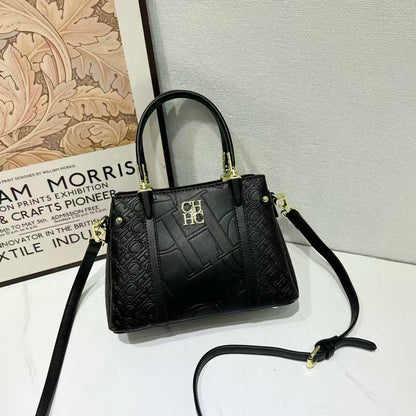 CH
100 dhs✅
size：22cm

Good-quality 

with box
🎁🎁🎁

Zain35
♥️♥️♥️