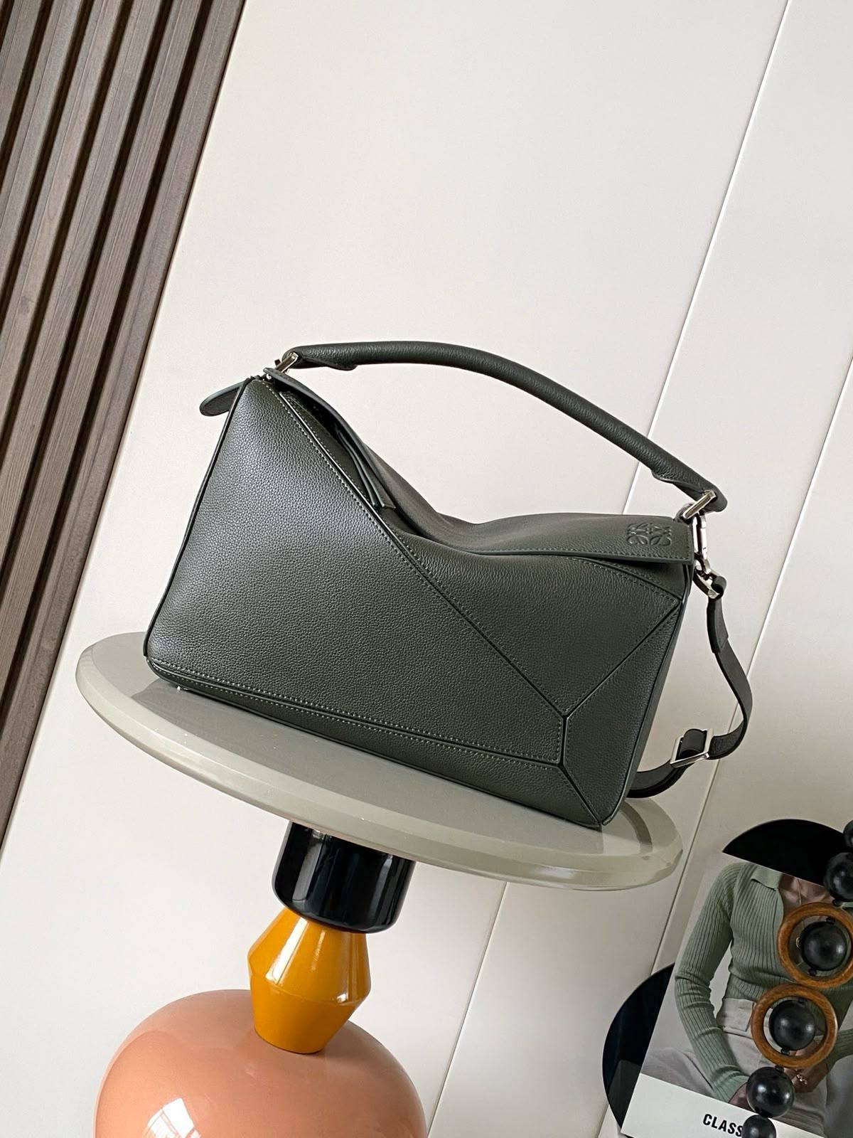 Loewe supper master quality ❤️
new collection ❤️
Available ✨💕
With full packing 📦
For Price 👇 WhatsApp✅
0568585901 
0507557372
0552275751 Owner Zain 👌

Zain251
♥️♥️♥️