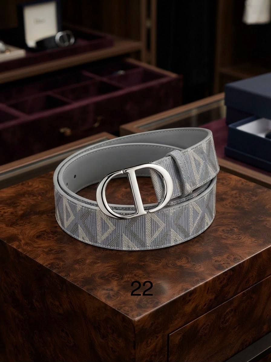 Mixed belts

70 dhs🇦🇪🇦🇪

Zain182
♥️♥️♥️
