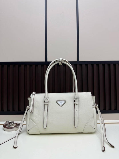 Prada
Master
340 dhs✅
#30cm❤️❤️💁‍♂️

Zain228
♥️♥️♥️