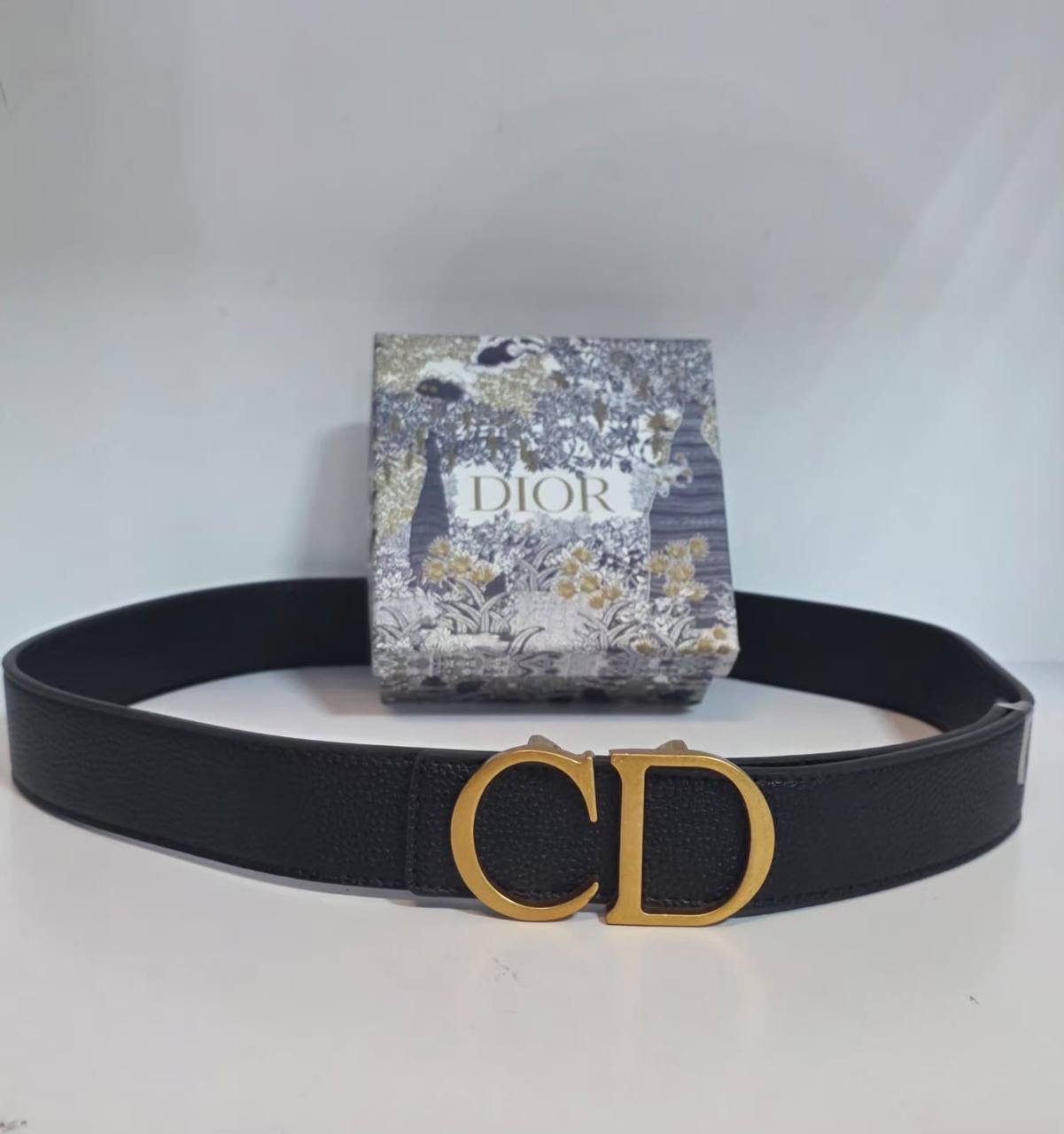 Mens belts 
with box
35 dhs💛

Zain232
♥️♥️♥️