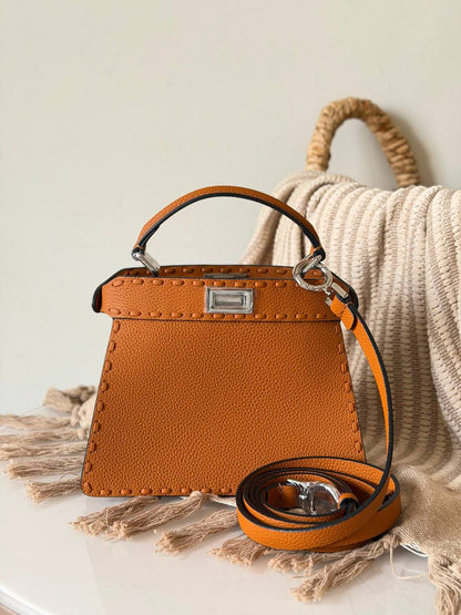 Fendi picabo 
Size :21 cm 
Super master quality 
For Price 👇 WhatsApp✅
0568585901 
0507557372
0552275751 Owner Zain 👌

Zain315
♥️♥️♥️