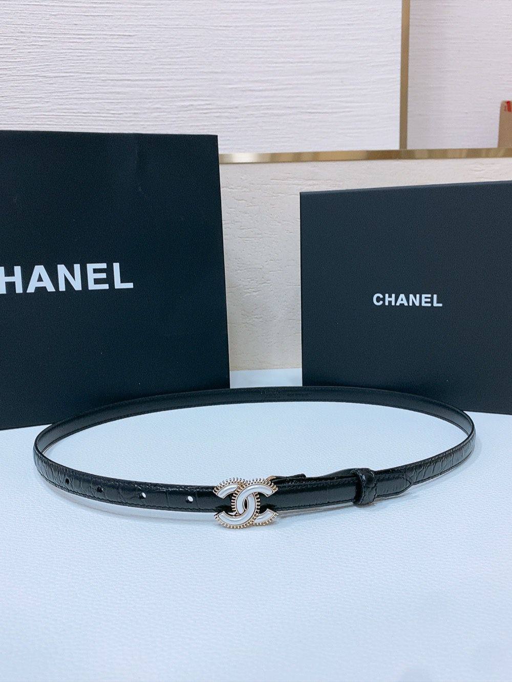 Chanel

Available again

280 dhs🇦🇪🇦🇪

Zain164
♥️♥️♥️