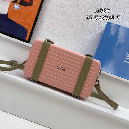 Dior
Master🌺
300 dhs✅

Zain153