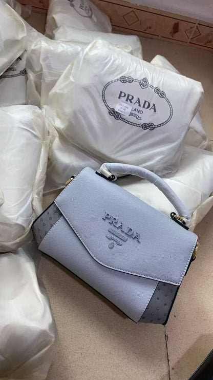Prada
with box
🎁🎁🎁

105 dhs🪙

Zain143
♥️♥️♥️