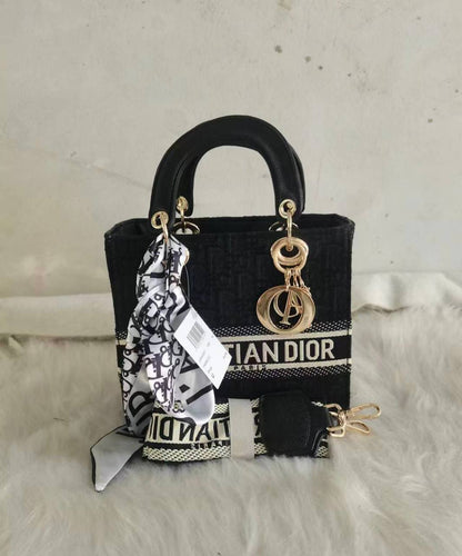 Dior
70 dhs🪙🌨️

Zain50
♥️♥️♥️