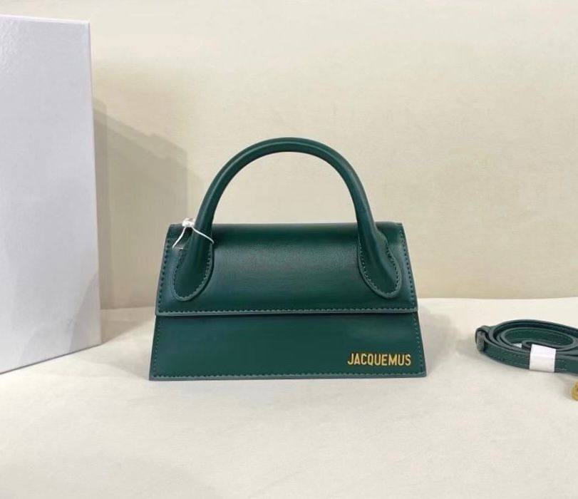 Jacquemus 
Good Quality 
With Box 
🎁🎁🎁

105 dhs🪙🌨️

Zain250
♥️♥️♥️