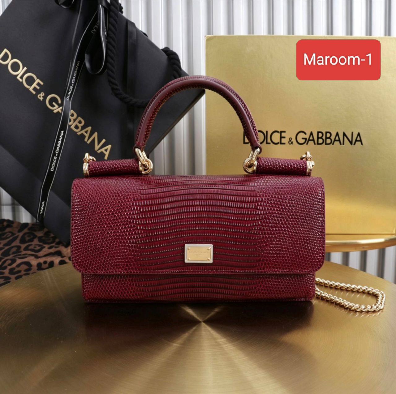 D&G
100 dhs💓
With box
🎁🎁🎁

Size 20cm

Zain26
♥️♥️♥️