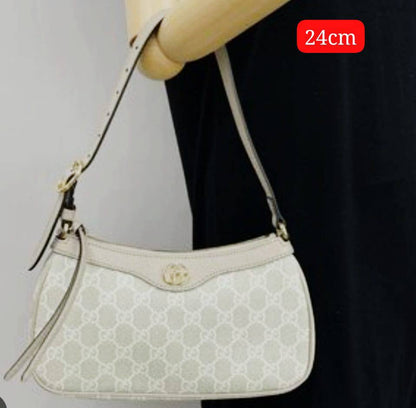 Gucci

19cm with box 90 dhs💓

24cm with box 95 dhs💓

Zain168
♥️♥️♥️