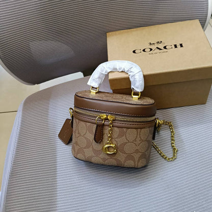 Coach
95 dhs✅
with box
size 15cm
High quality

Zain26
♥️♥️♥️