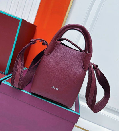KIPLING 
GOOD QUALITY 
55 dhs✅

Zain39
♥️♥️♥️
