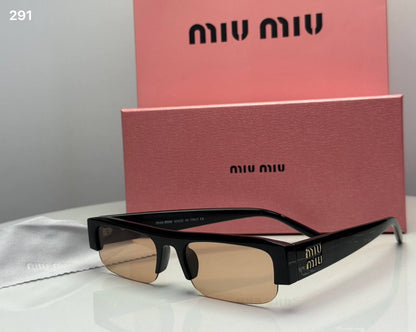 MIUMIU

65 dhs🇦🇪🇦🇪

Good quality 

Zain182
♥️♥️♥️