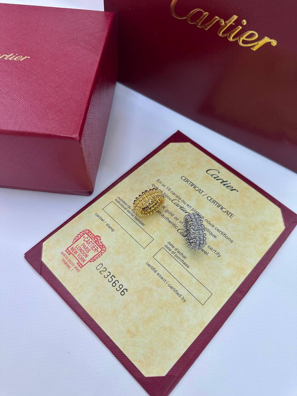 CARTIER ❤️‍🔥*
With diamonds 💎 
Ring 💍 available size👇
6,7,8,9
Master quality 💯
With normal boxes 🗃️ 
55 dhs💓
With master box 📦 
90 dhs💓

Zain216
♥️♥️♥️