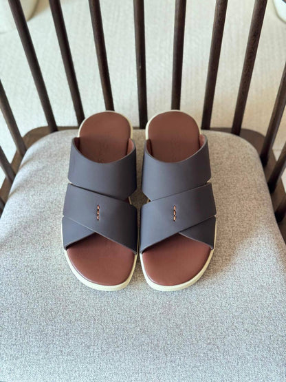 LORO PIANA 
*Vip quality*
*size: 40 to 46*
450 dhs🇦🇪🇦🇪

Zain185
♥️♥️♥️