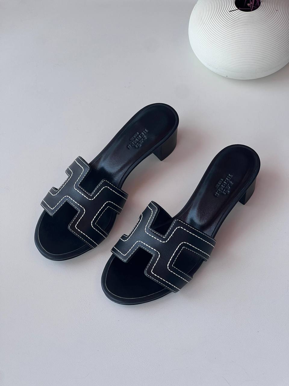 Hermes 🖤🤎🩶
Size 36-41
_Super master high quality_🪡
410 dhs✅

Zain176
♥️♥️♥️