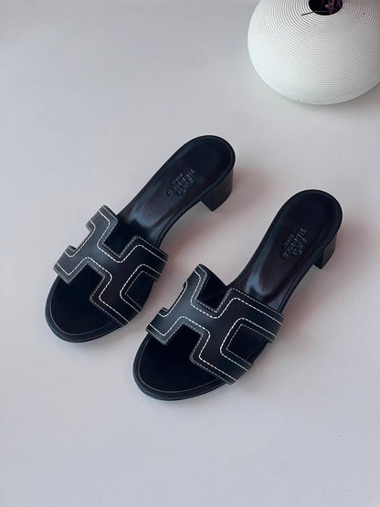 Hermes 🖤🤎🩶
Size 36-41
_Super master high quality_🪡
410 dhs✅

Zain176
♥️♥️♥️