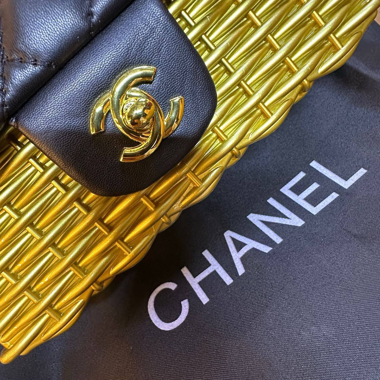 CHANEL 
COPY ONE 
WITH BOX 
🎁🎁🎁

190 DHS✅

Zain17
♥️♥️♥️