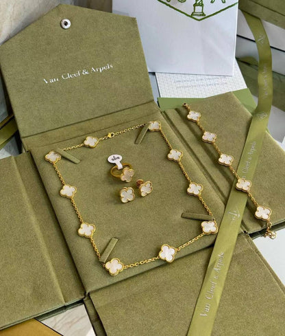 VCA Set
NECKLACE
BRACELET
EARRING
RING
WITH GOOD BOX AND PAPER BAG 🎁🛍️250 DHS🇦🇪🇦🇪

WITH SAME BOX AND PAPER BAG 🎁🛍️330 DHS🇦🇪🇦🇪

Zain89
♥️♥️♥️