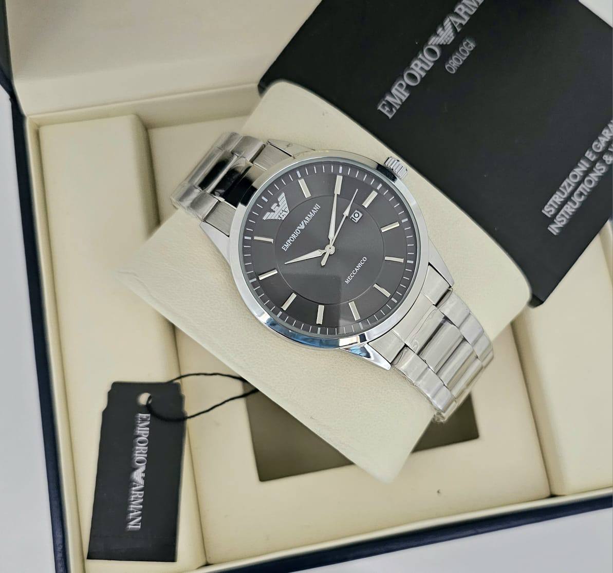 Armani metal Men
65 dhs🪙🌨️
*Battery*

Zain29
♥️♥️♥️