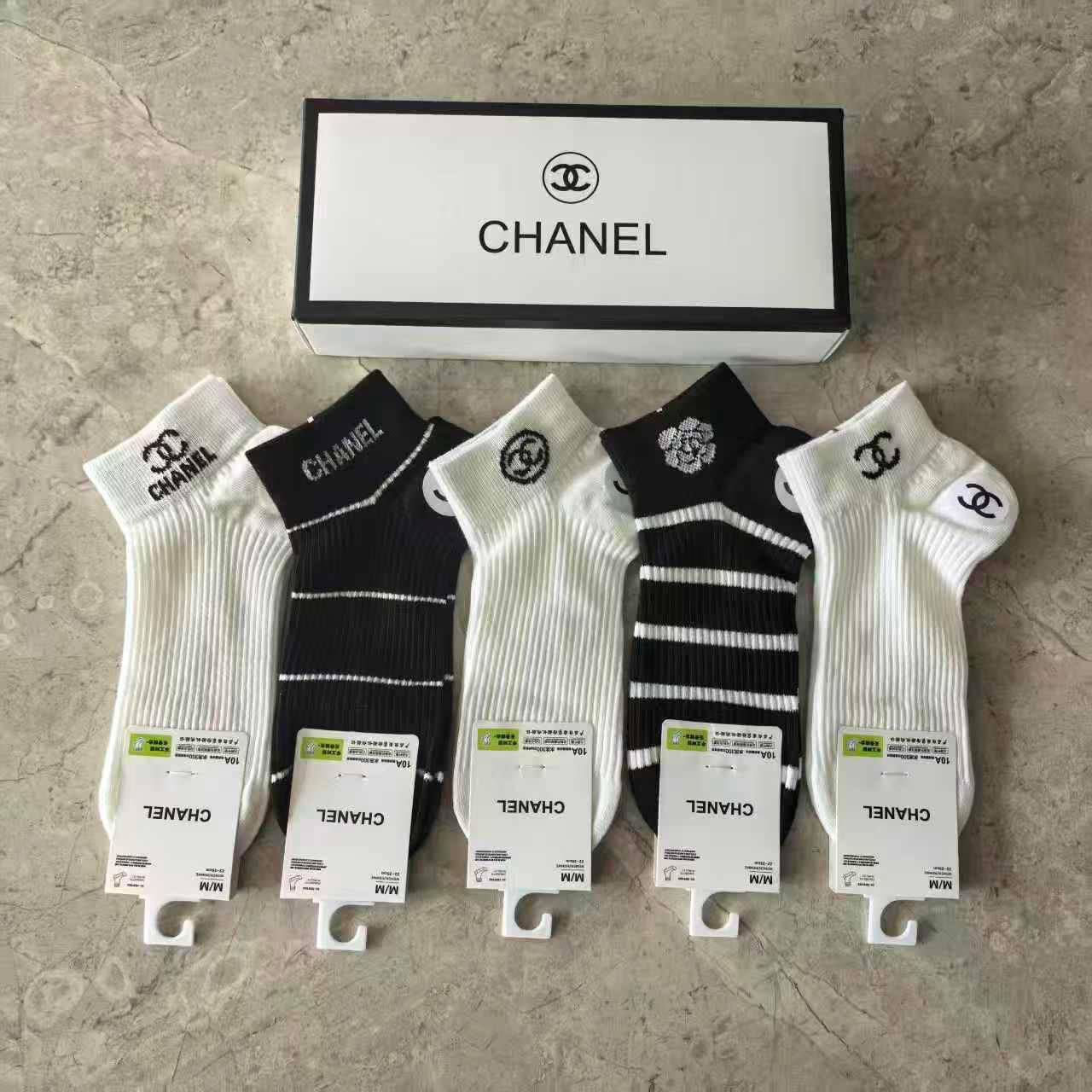 ALO 
5in 1 
30 dhs❣️

with box
🎁🎁🎁

Zain90
♥️♥️♥️