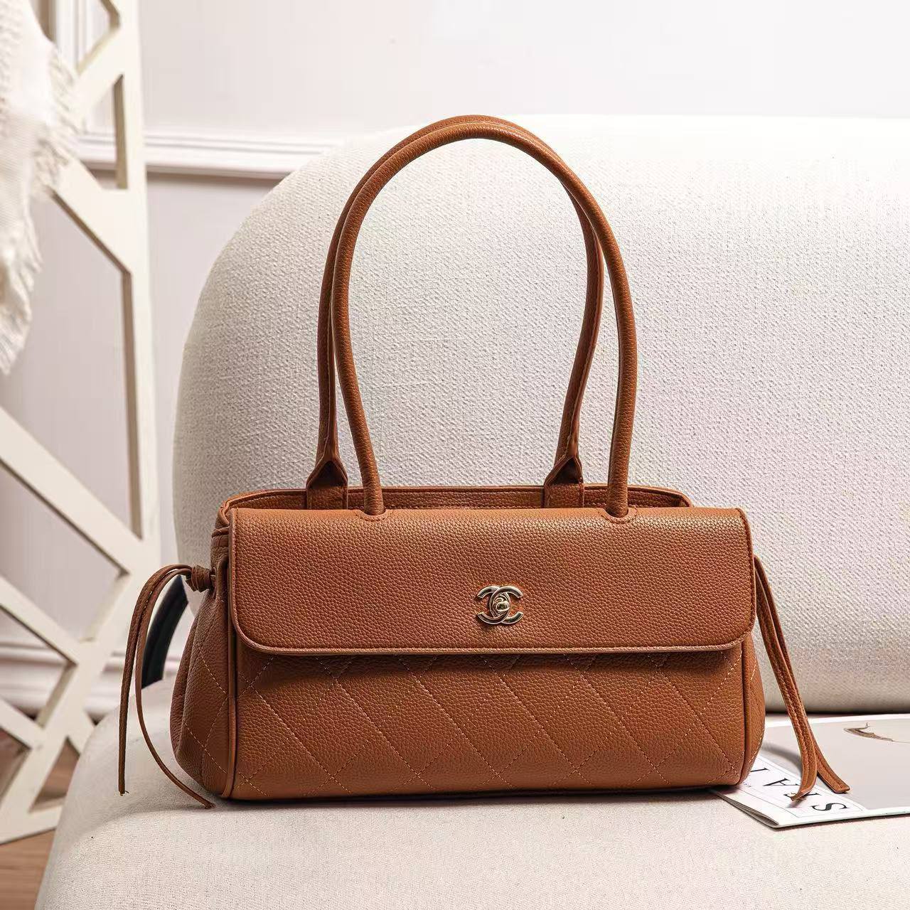 Chanel
130 dhs🇦🇪🇦🇪
36 cm

Zain219
♥️♥️♥️