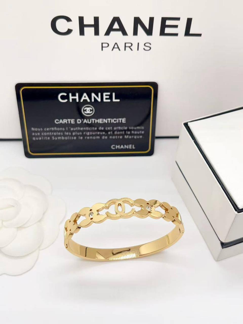 Bangles

20 dhs💚

normal box🎁

Zain216
♥️♥️♥️