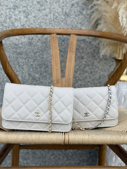 CHANEL
19cm
290 dhs✅
Top quality
With box🎁

Zain167
♥️♥️♥️