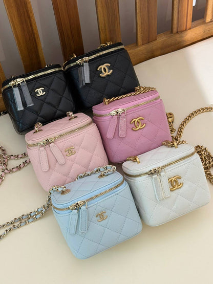 CHANEL 
Super Master Quality ⚡️
Original Packing 🎁
Size 10CM📏
For Price 👇 WhatsApp✅
0568585901 
0507557372
0552275751 Owner Zain 👌

Zain321
♥️♥️♥️