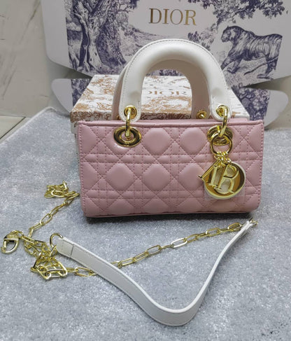 Dior
high quality
120 dhs🇦🇪🇦🇪
with box

Zain143
♥️♥️♥️