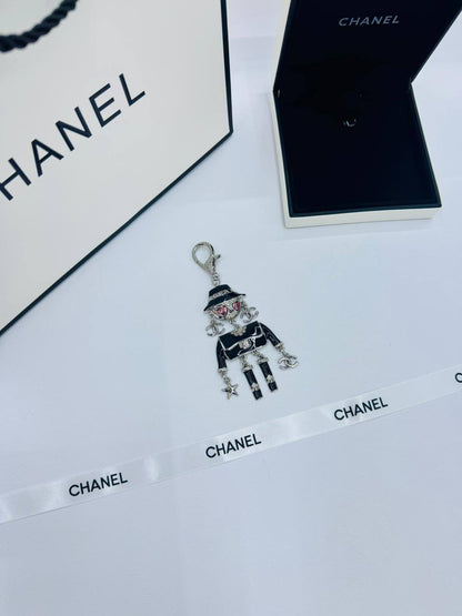 *Key Chain ❤️‍🔥*
Master quality 💯
With normal boxes 📦 
45 dhs✅
With master box 🗃️ 
70 dhs✅

Zain216
♥️♥️♥️
