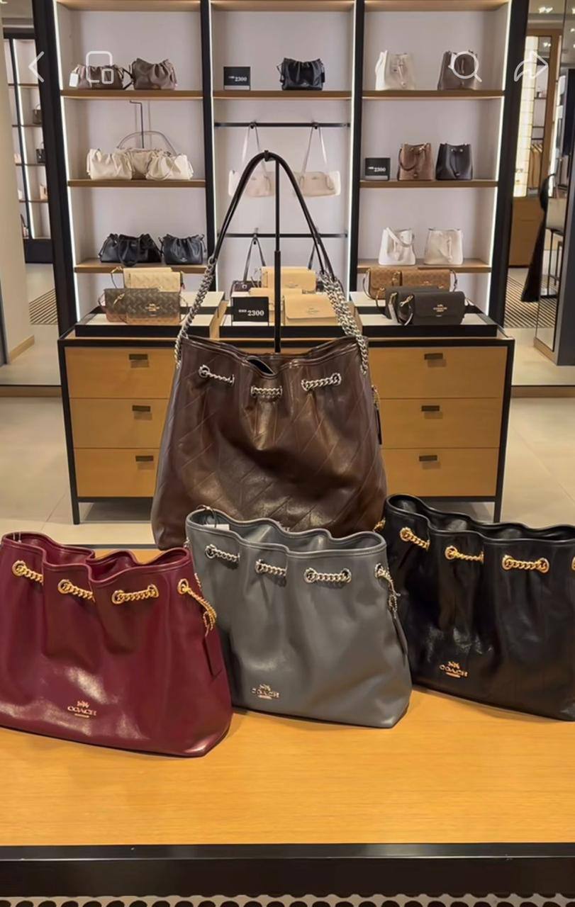 💖 Coach Evelyn
1️⃣ First quality
Size : 36 * 32 cm
100 dhs🇦🇪🇦🇪

Zain115
♥️♥️♥️