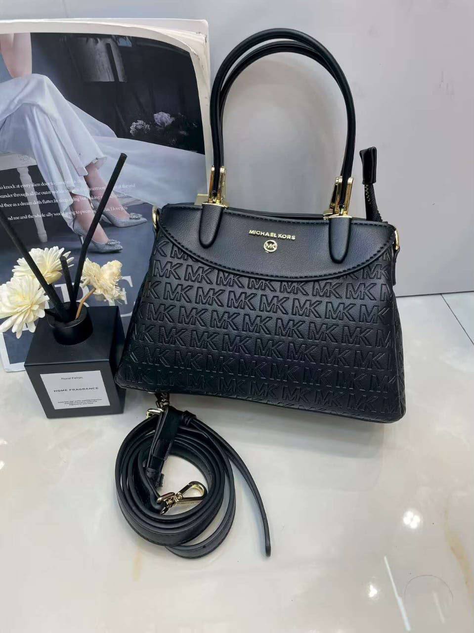 mk 

good quality 
110 dhs🇦🇪🇦🇪

Zain215
♥️♥️♥️