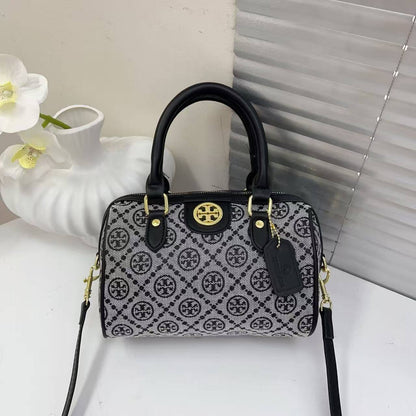 Tory burch  
80 dhs🇦🇪🇦🇪

Zain232
♥️♥️♥️