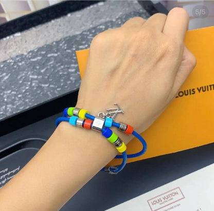 LV 
Master Bracelet 
90 dhs🪙🌨️

Zain32
♥️♥️♥️