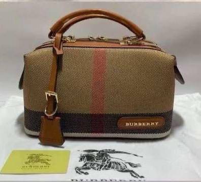 Burberry
110 dhs✅ 

Zain72
♥️♥️♥️