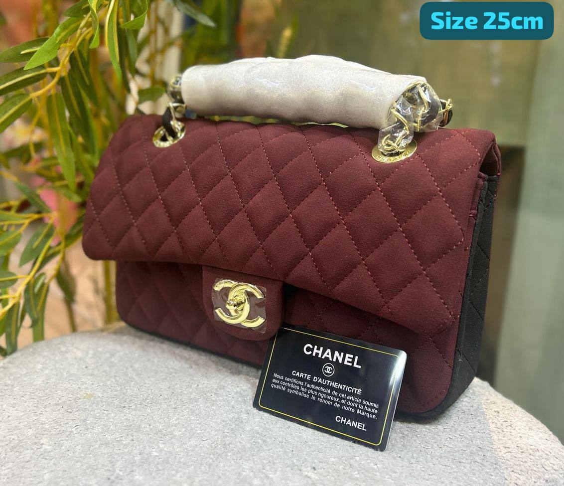 Chanel

Good quality 

with box 🎁🎁🎁

110 dhs✅

Zain186
♥️♥️♥️