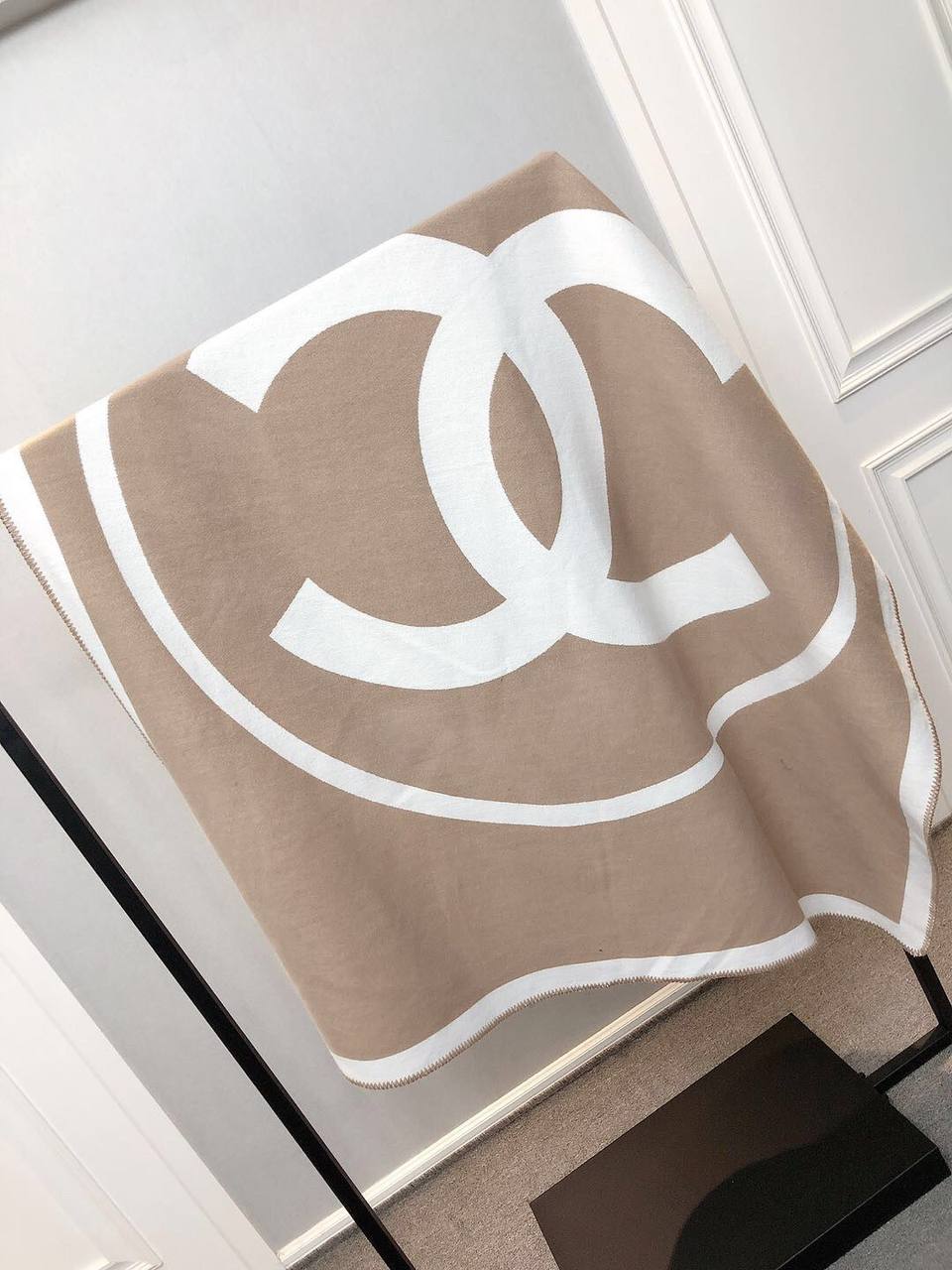 New collection 
Master 
Throw blanket in Merinos wool and cashmere (90%
rinos wool, 10% cashmere)
Size 135*170
👉🏽Blanket 
140 dhs🪙🌨️
👉🏽Pillows with feeling
70 dhs🪙🌨️

Zain99
♥️♥️♥️