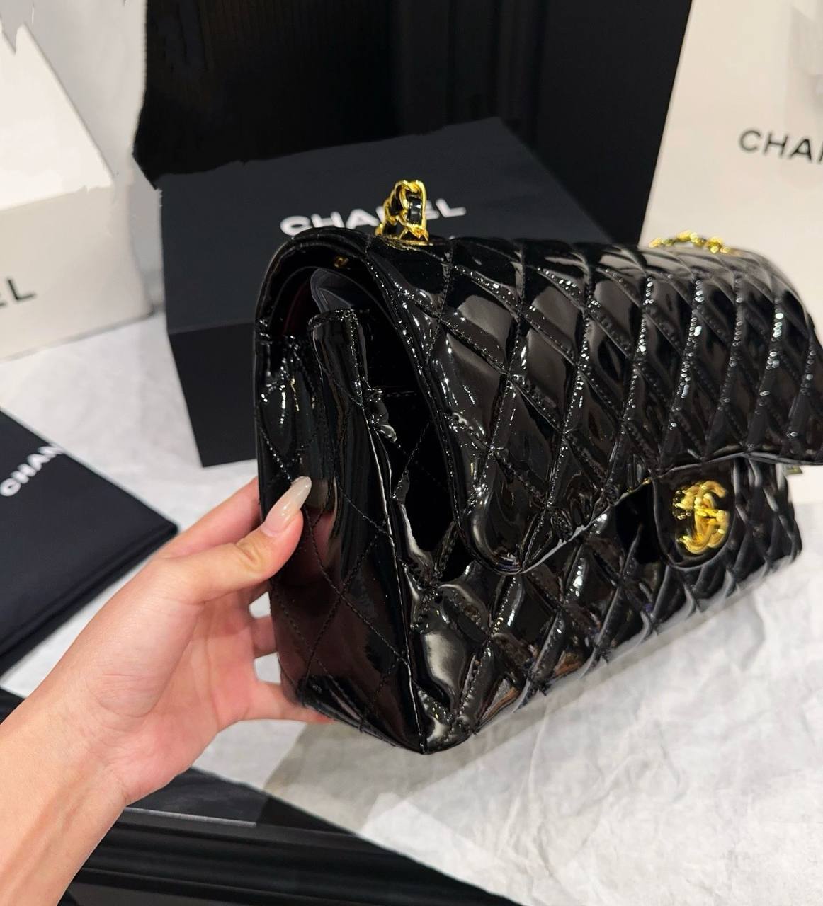 FENDI 
COPY ONE 
180 dhs✅CHANEL 

WITH BOX  
🎁🎁🎁

110 dhs✅
SIZE: 25cm

Zain39
♥️♥️♥️

Zain39
♥️♥️♥️