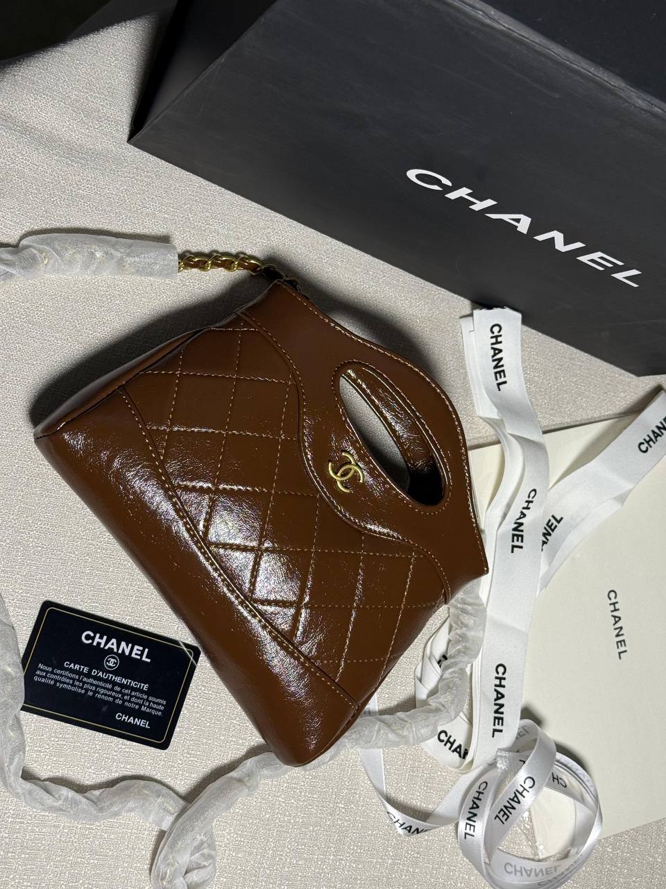 Chanel 

with box 
🎁🎁🎁

95 dhs💓

Zain175
♥️♥️♥️