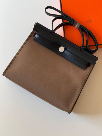 Hermes
Herbag 31cm💥Master quality ✅with box📦
610 dhs💓

Zain52
♥️♥️♥️