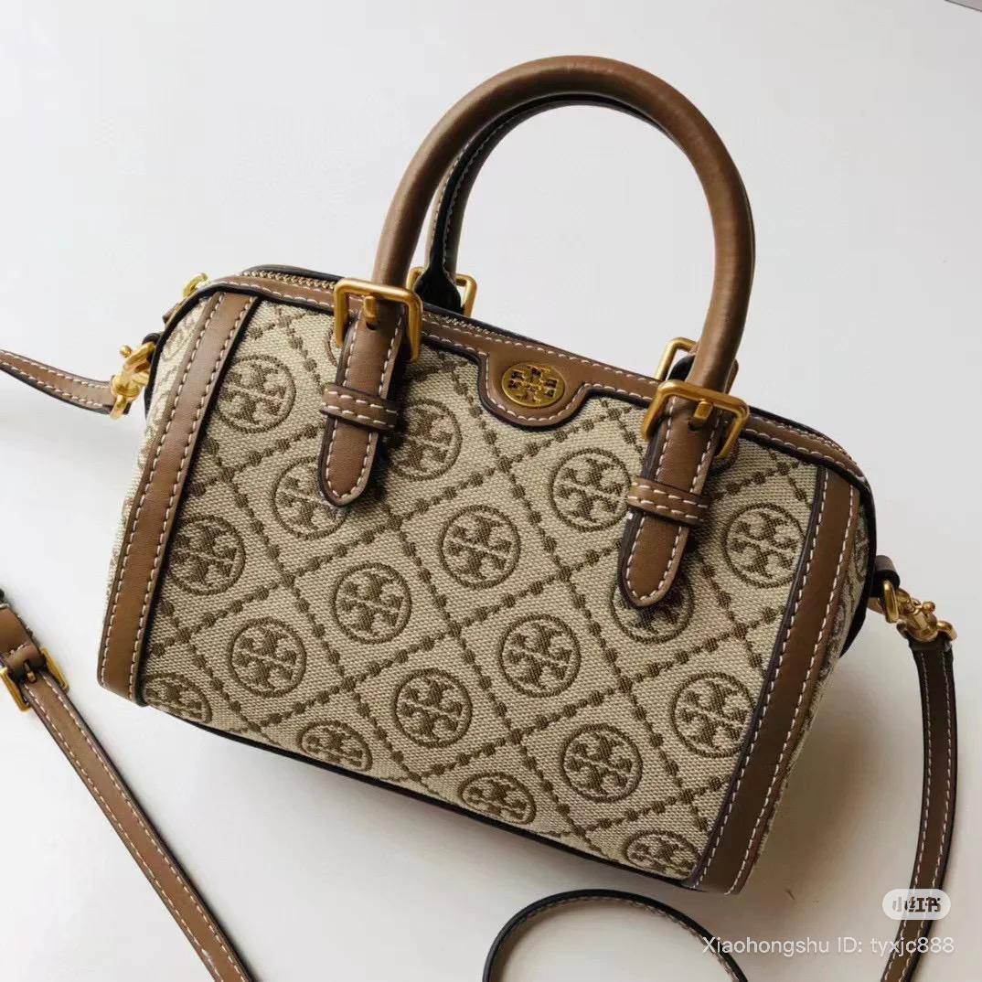 Tory Burch

110 dhs🌺

Zain175
♥️♥️♥️