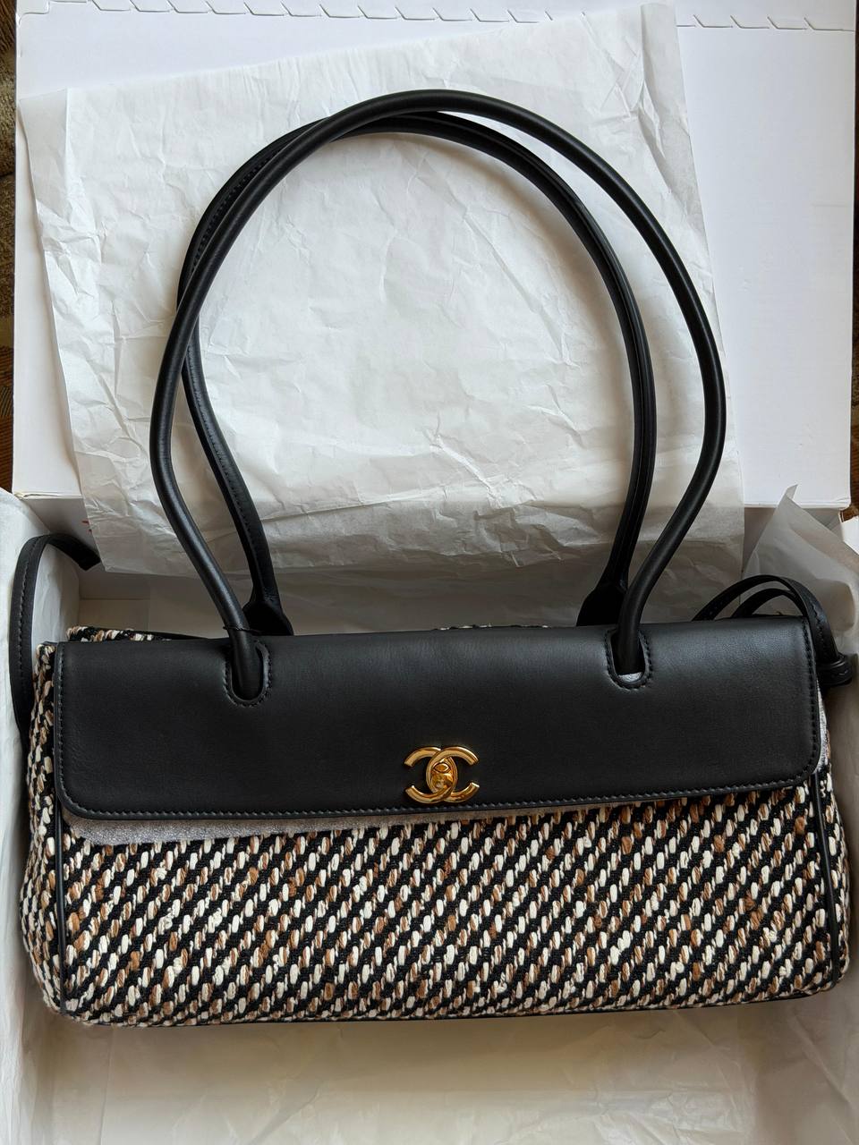 Chanel 𝐔𝐫𝐛𝐚𝐧 𝐄𝐬𝐬𝐞𝐧𝐭𝐢𝐚𝐥 𝐄𝐚𝐬𝐭 𝐖𝐞𝐬𝐭 𝐒𝐡𝐨𝐩𝐩𝐢𝐧𝐠 𝐓𝐨𝐭𝐞 
1550 dhs✅

ETAG4
♥️♥️♥️