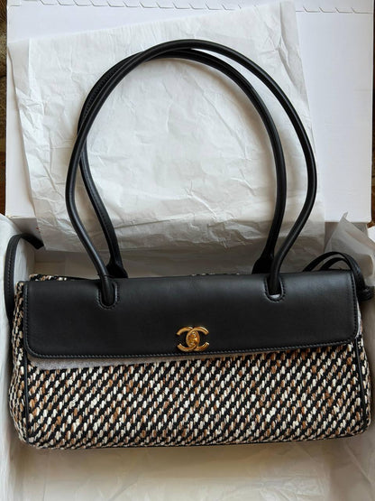 Chanel 𝐔𝐫𝐛𝐚𝐧 𝐄𝐬𝐬𝐞𝐧𝐭𝐢𝐚𝐥 𝐄𝐚𝐬𝐭 𝐖𝐞𝐬𝐭 𝐒𝐡𝐨𝐩𝐩𝐢𝐧𝐠 𝐓𝐨𝐭𝐞 
1550 dhs✅

ETAG4
♥️♥️♥️