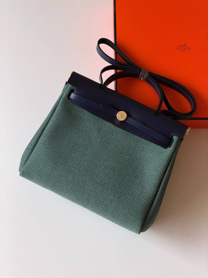 Hermes
Super AAA + Quality 💯

 With original packing🎁🎁
 SIZE:36and42
 Available now 

630 dhs🇦🇪🇦🇪

Zain52
♥️♥️♥️