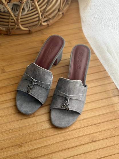 Loro Piana
AAA Quality
𝘀𝗶𝘇𝗲 𝟯𝟲 𝘁𝗼𝗼 𝟰𝟮 
450 dhs💓

Zain303
♥️♥️♥️