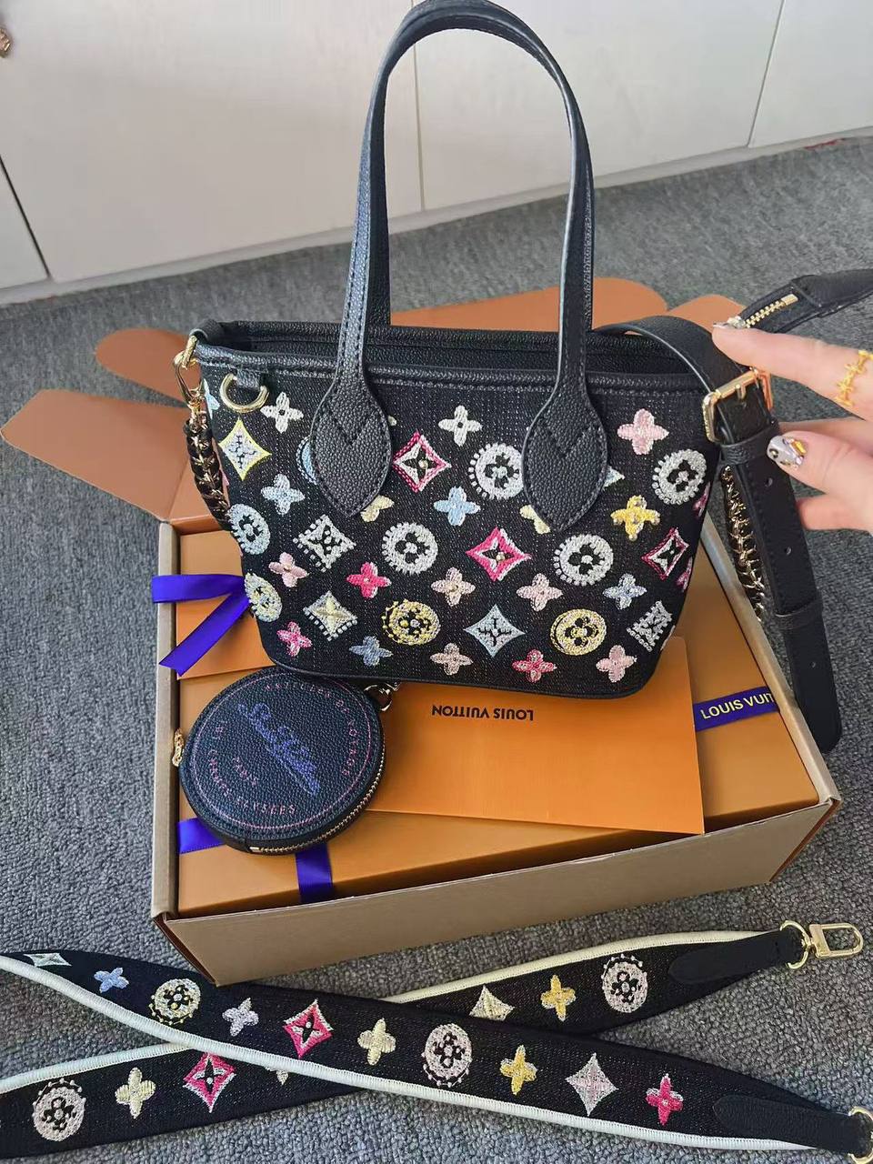 LV Master
#Big 350 DHS🪙🖤
#Small 340 DHS🪙🖤

Zain228
♥️♥️♥️