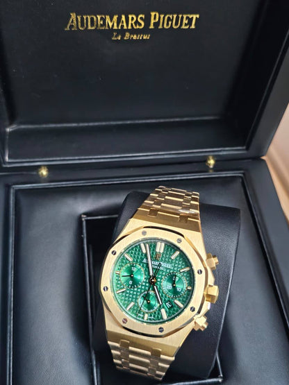 AUDEMARS PIGUET
ROYAL OAK CHRONOGRAPH
Swiss movement 🇨🇭
Water resistant 💧
Sapphire crystal 
Super Master quality 
With Original Box  📦
For Price 👇 WhatsApp✅
0568585901 
0507557372
0552275751 Owner Zain 👌

Zain282
♥️♥️♥️