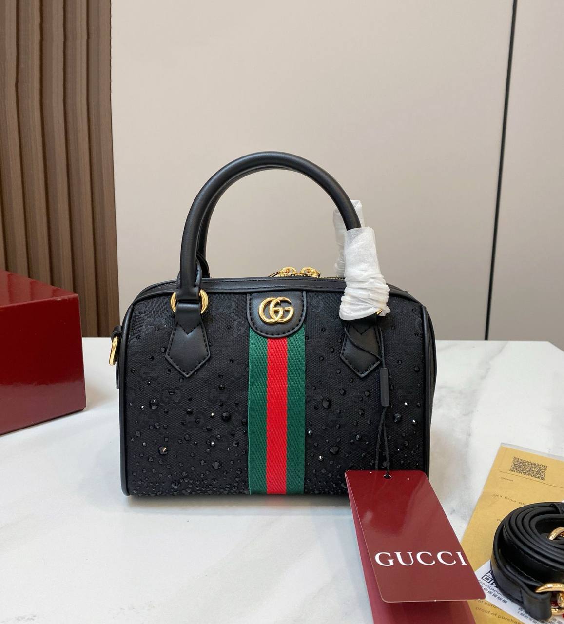 GUCCI

 COPY ONE

 WITH BOX 

155 dhs✅

Size:25cm

Zain39
♥️♥️♥️