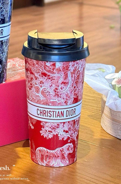 *Bottle ❤️‍🔥*
"Double Drinking" - Choose between direct drinking and using a straw as you wish.🦋
Very good quality 🔥
With boxes 🗃️ 
60 dhs💓

Zain216
♥️♥️♥️