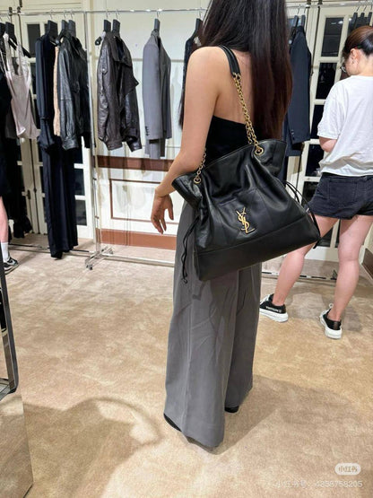 YSL
34* 28 * 11  cm
80 dhs❤️

Zain17
♥️♥️♥️